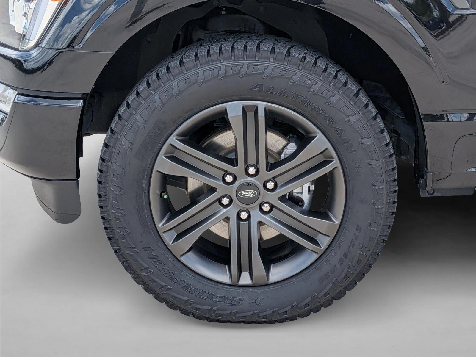 2022 Ford F-150 LARIAT 4WD SuperCrew 5.5' Box