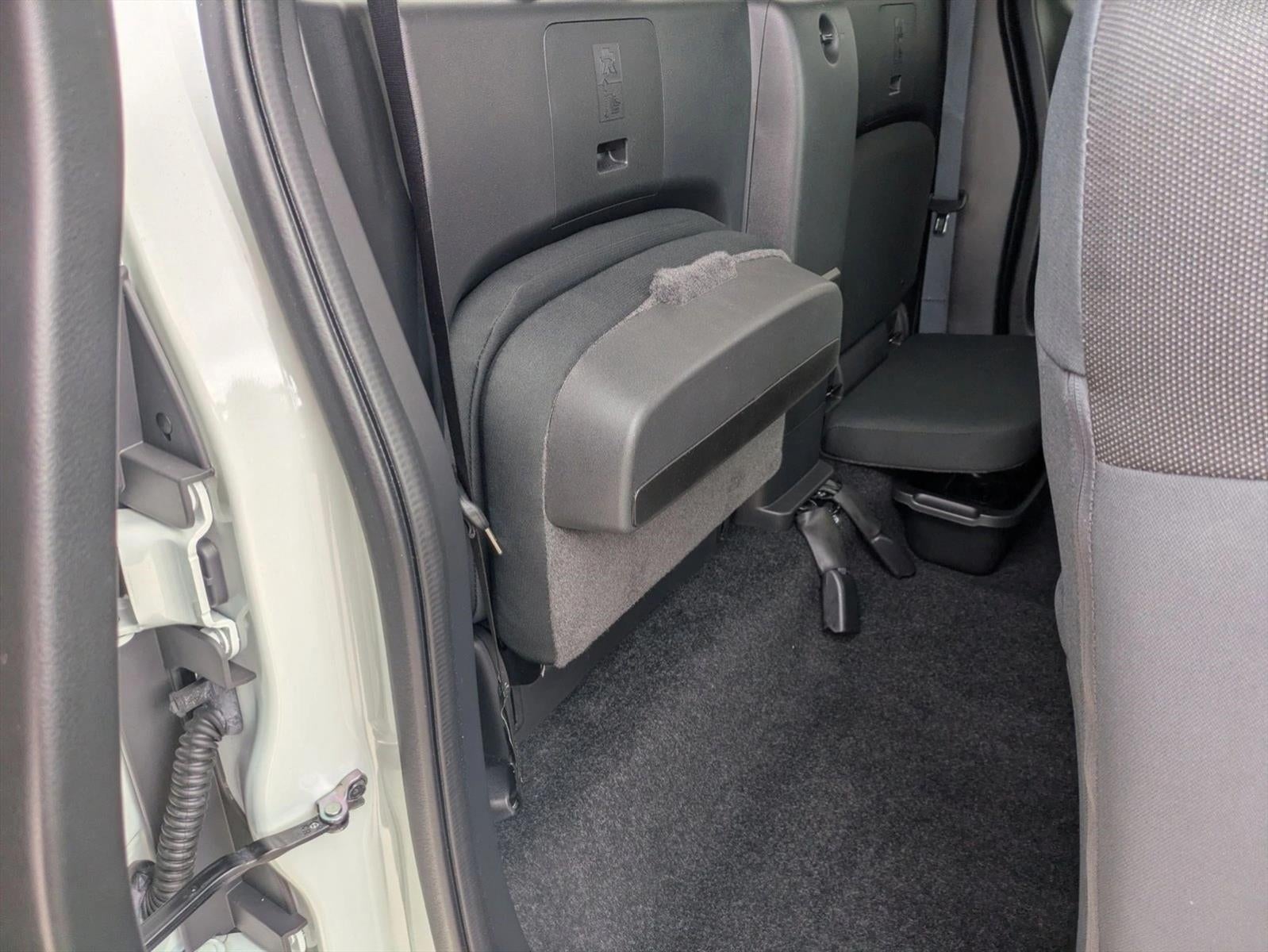 2024 Nissan Frontier King Cab 4x2 SV