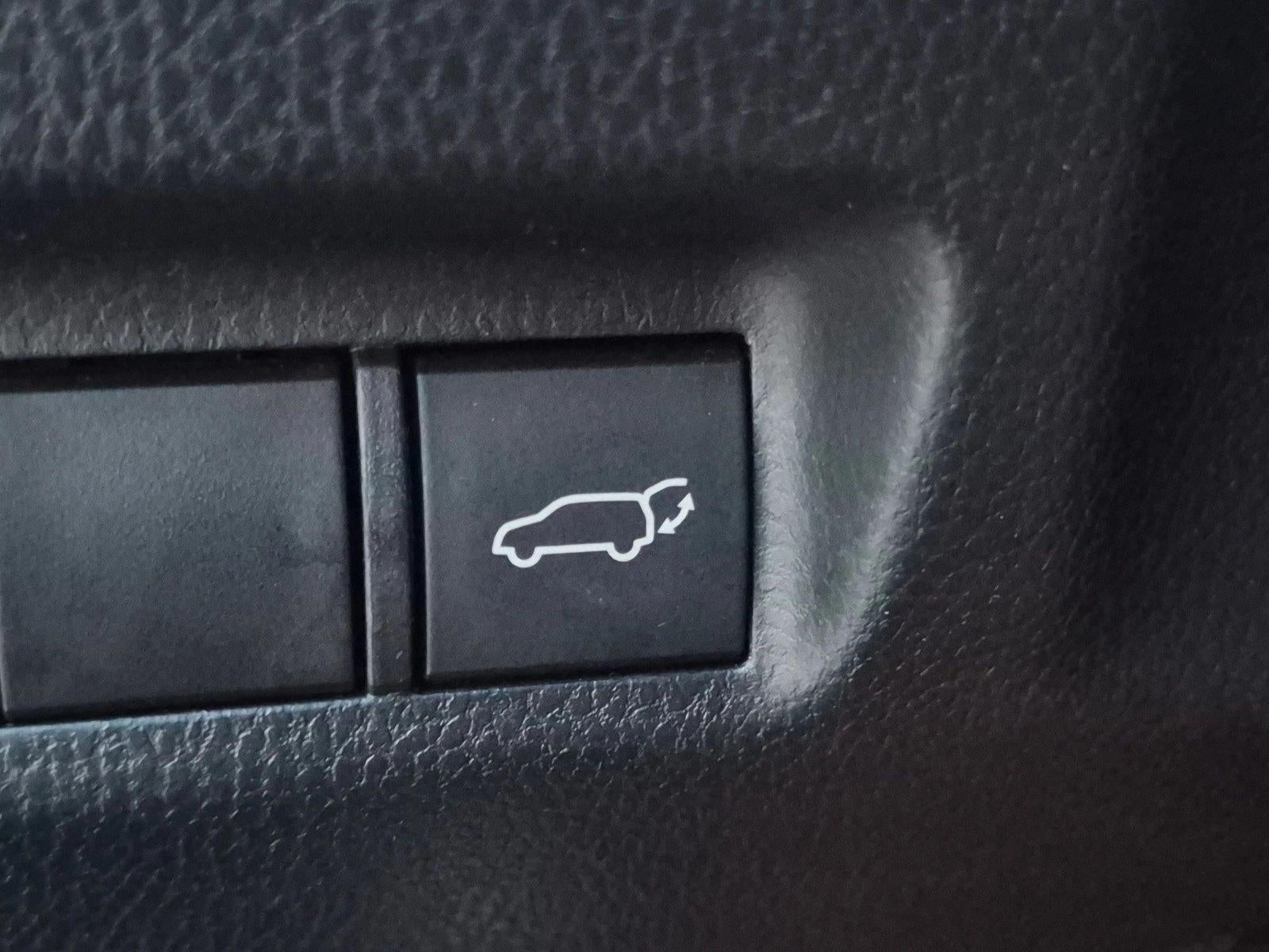 2021 Toyota RAV4 XLE Premium FWD (Natl)