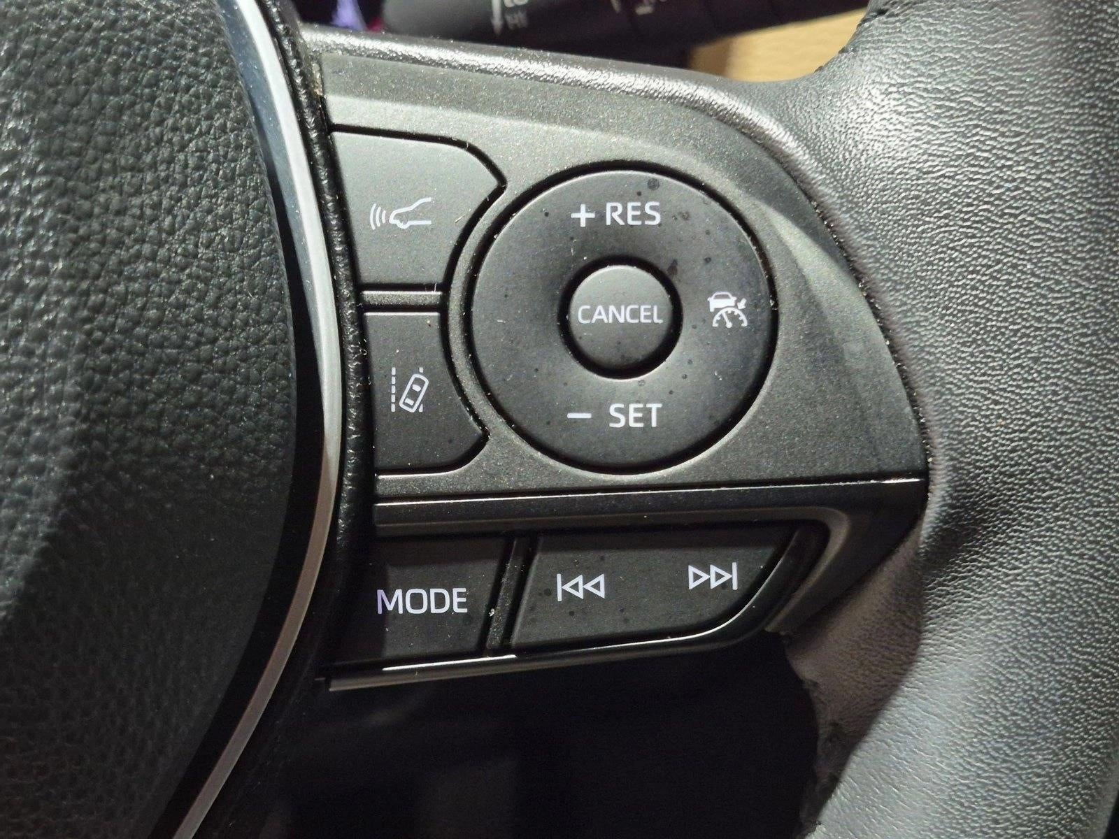 2023 Toyota RAV4 XLE Premium FWD (Natl)