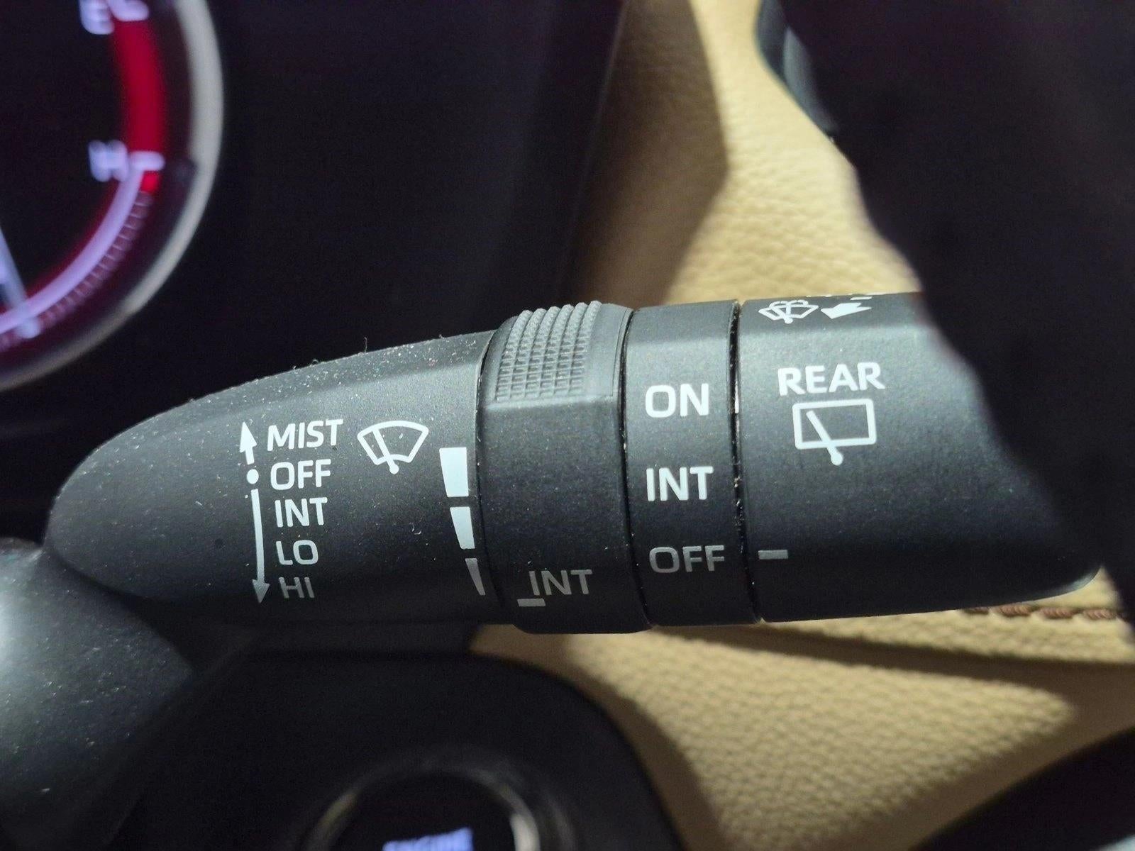 2023 Toyota RAV4 XLE Premium FWD (Natl)