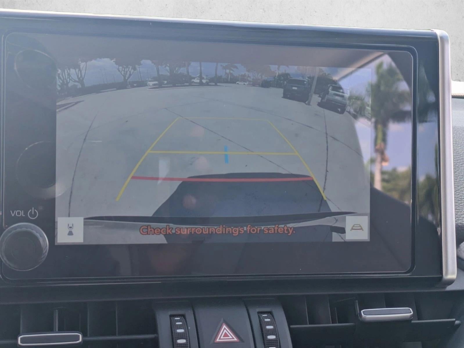 2025 Toyota RAV4 XLE Premium FWD (Natl)