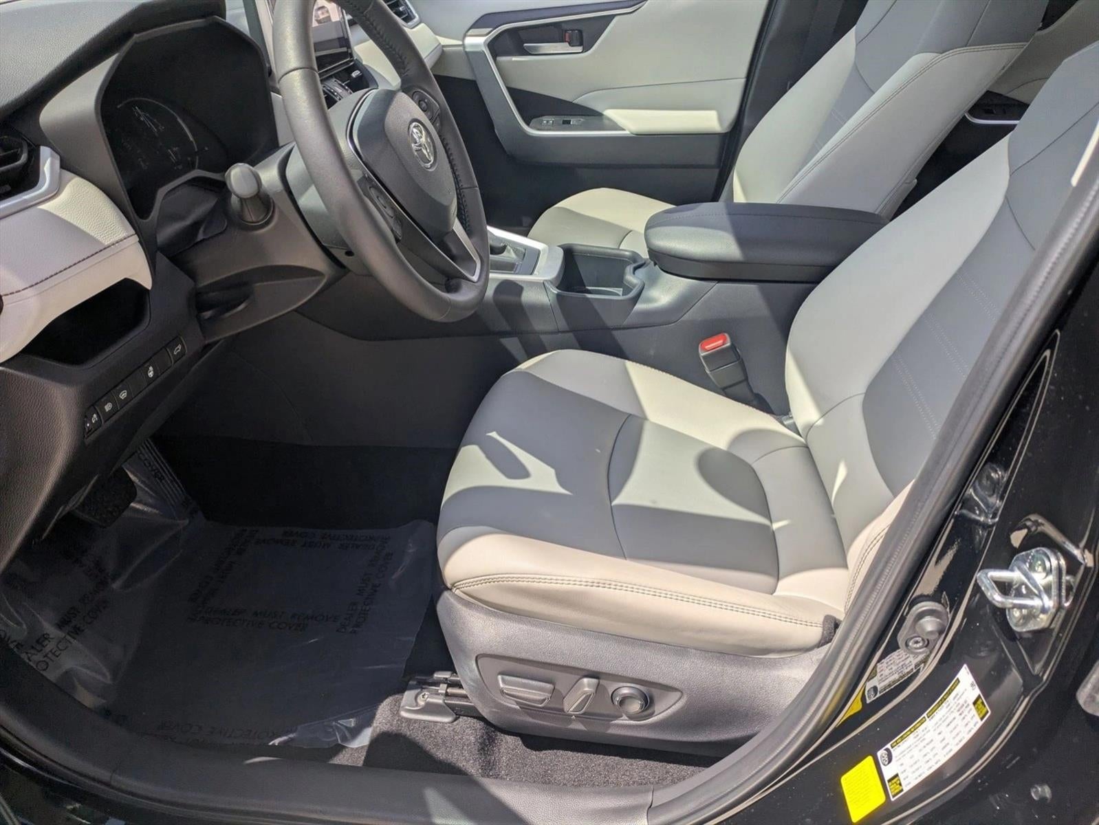 2025 Toyota RAV4 XLE Premium FWD (Natl)