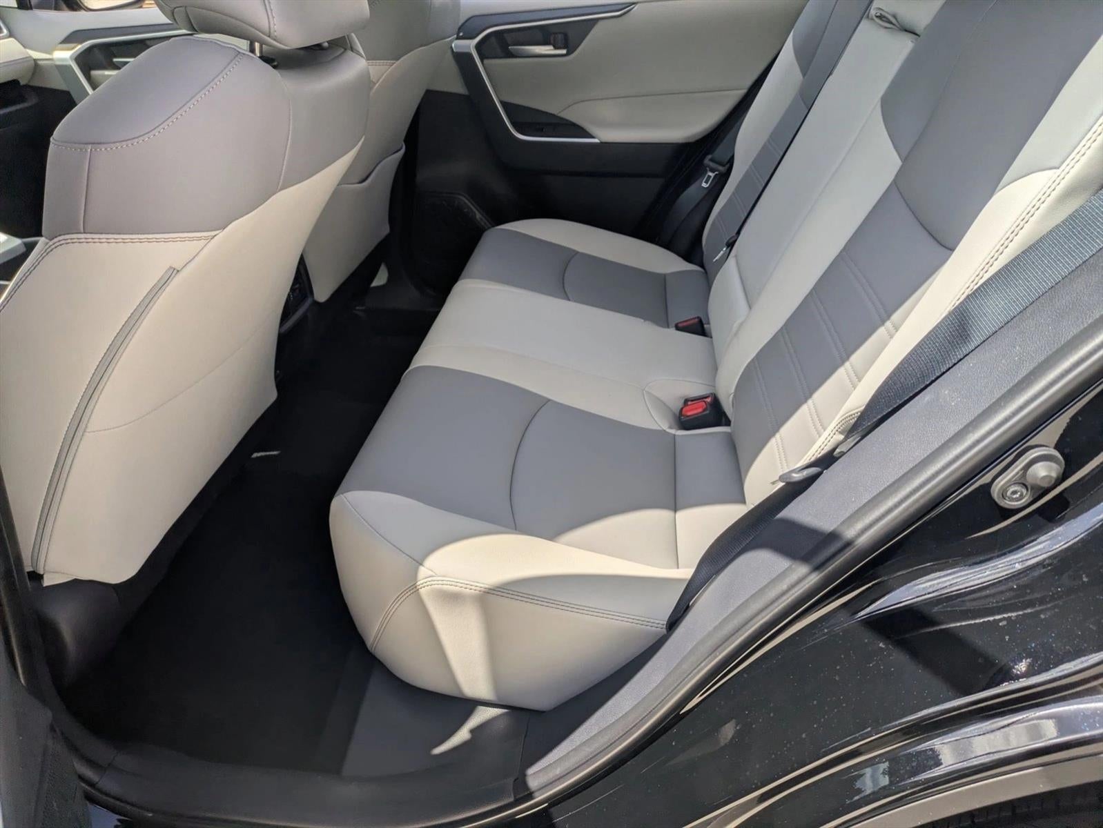 2025 Toyota RAV4 XLE Premium FWD (Natl)