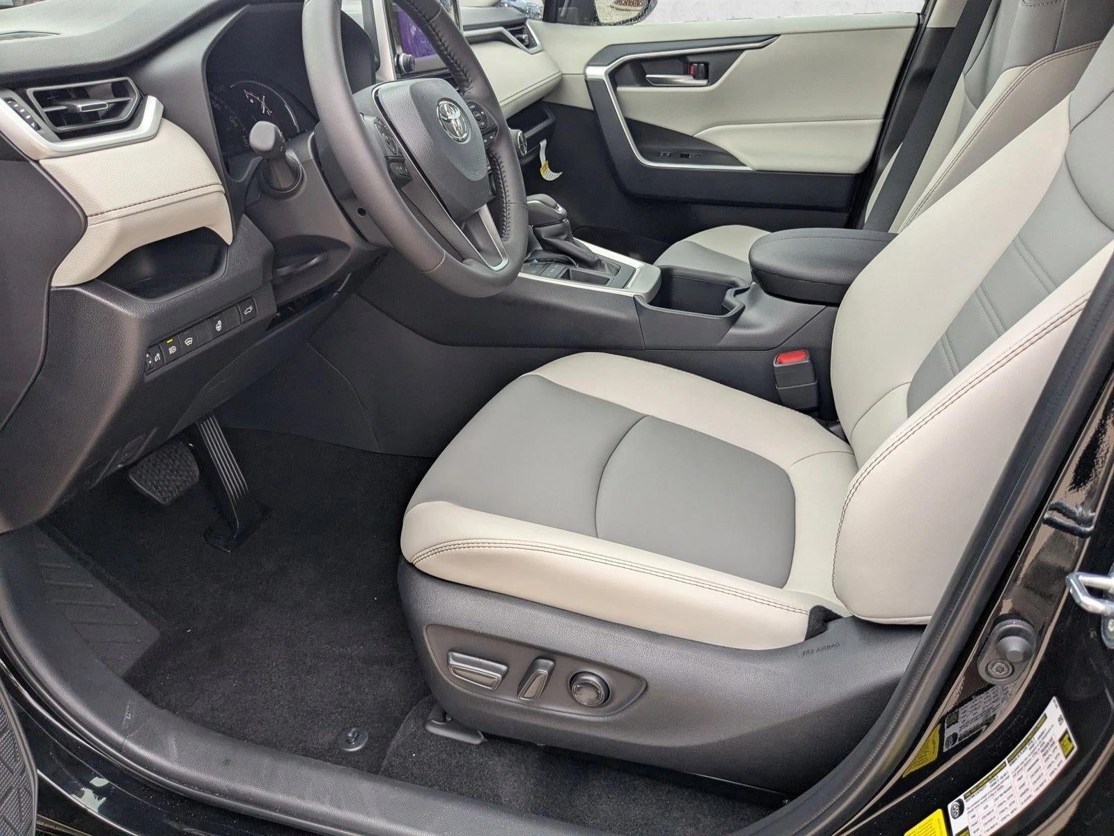 2025 Toyota RAV4 XLE Premium FWD (Natl)