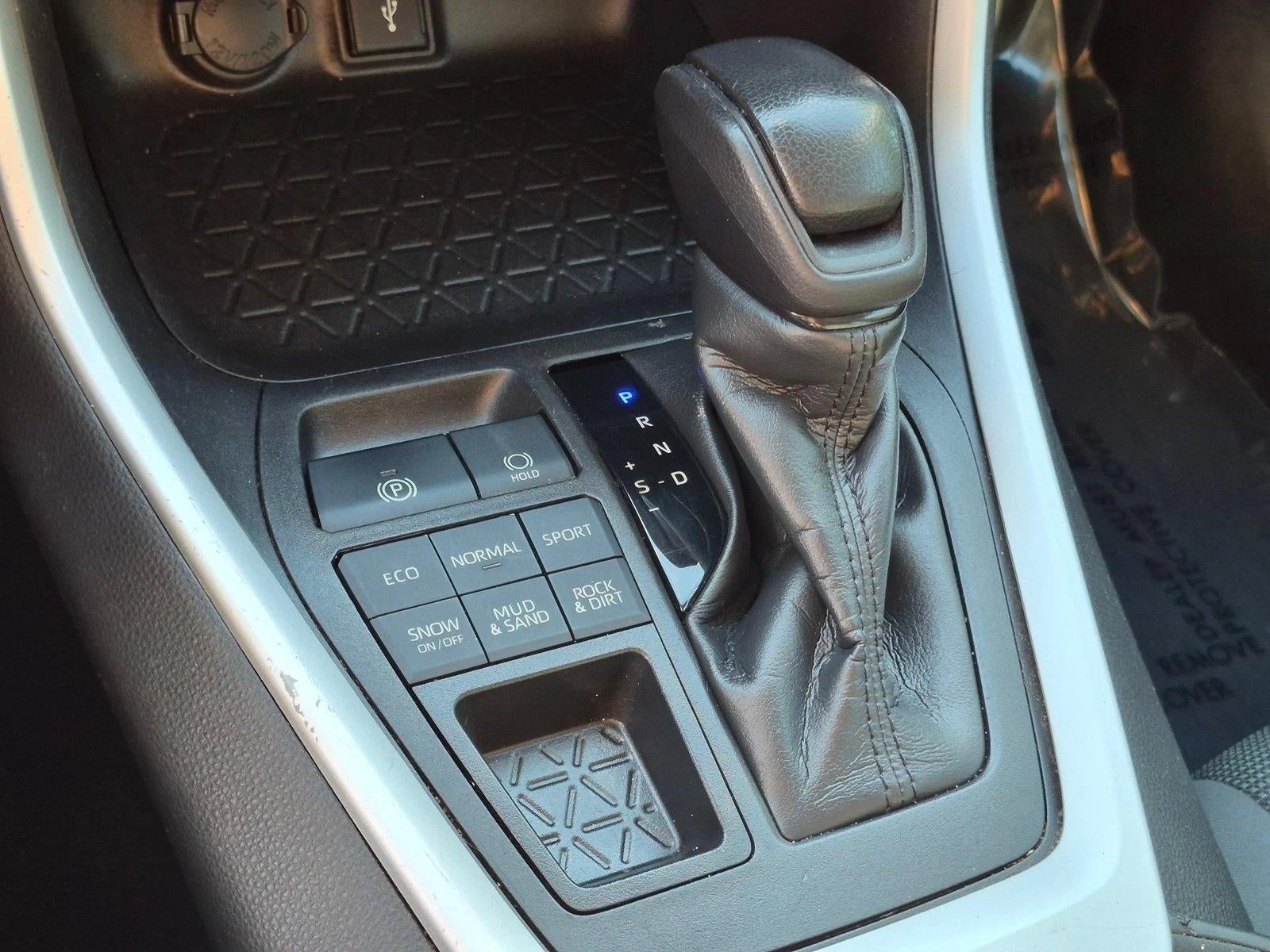 2021 Toyota RAV4 LE AWD (Natl)