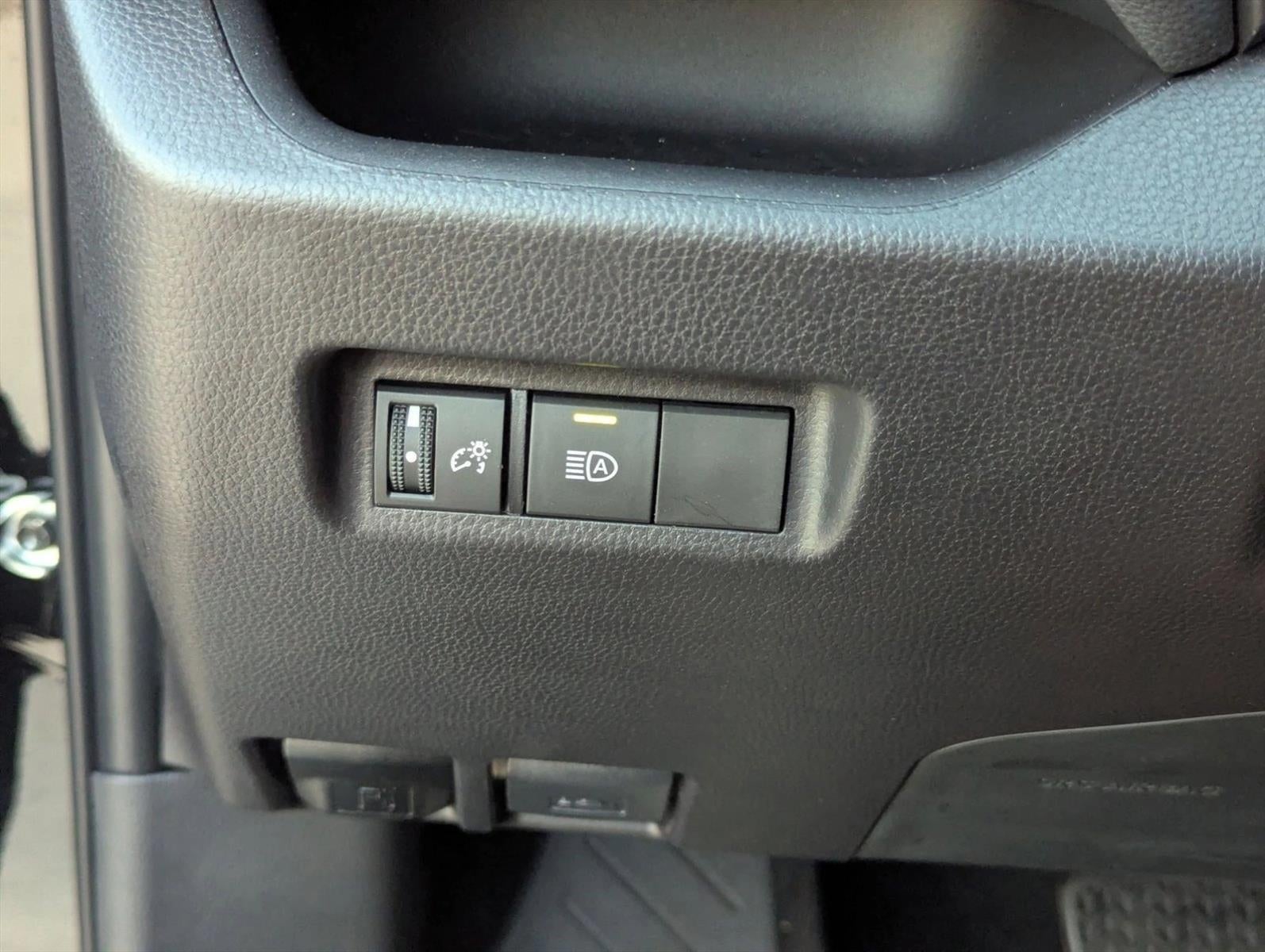 2025 Toyota RAV4 LE FWD (GS)