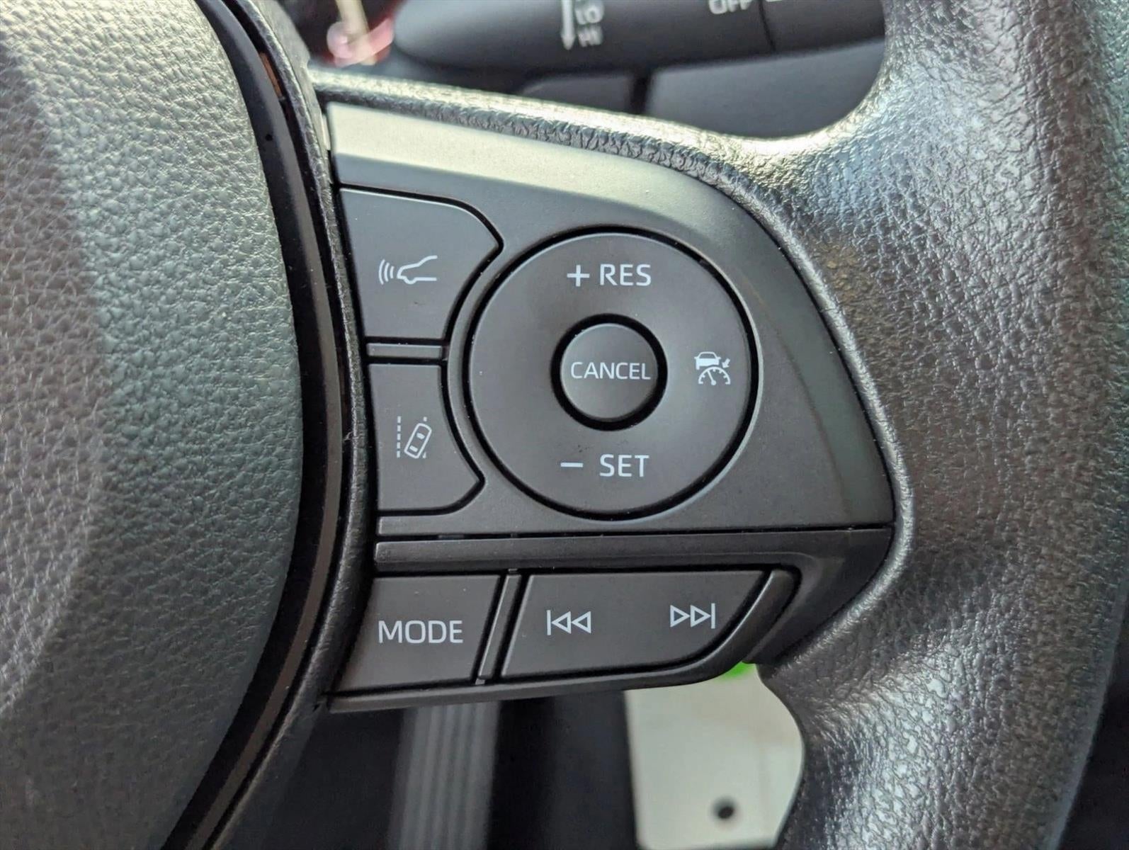 2025 Toyota RAV4 LE FWD (GS)