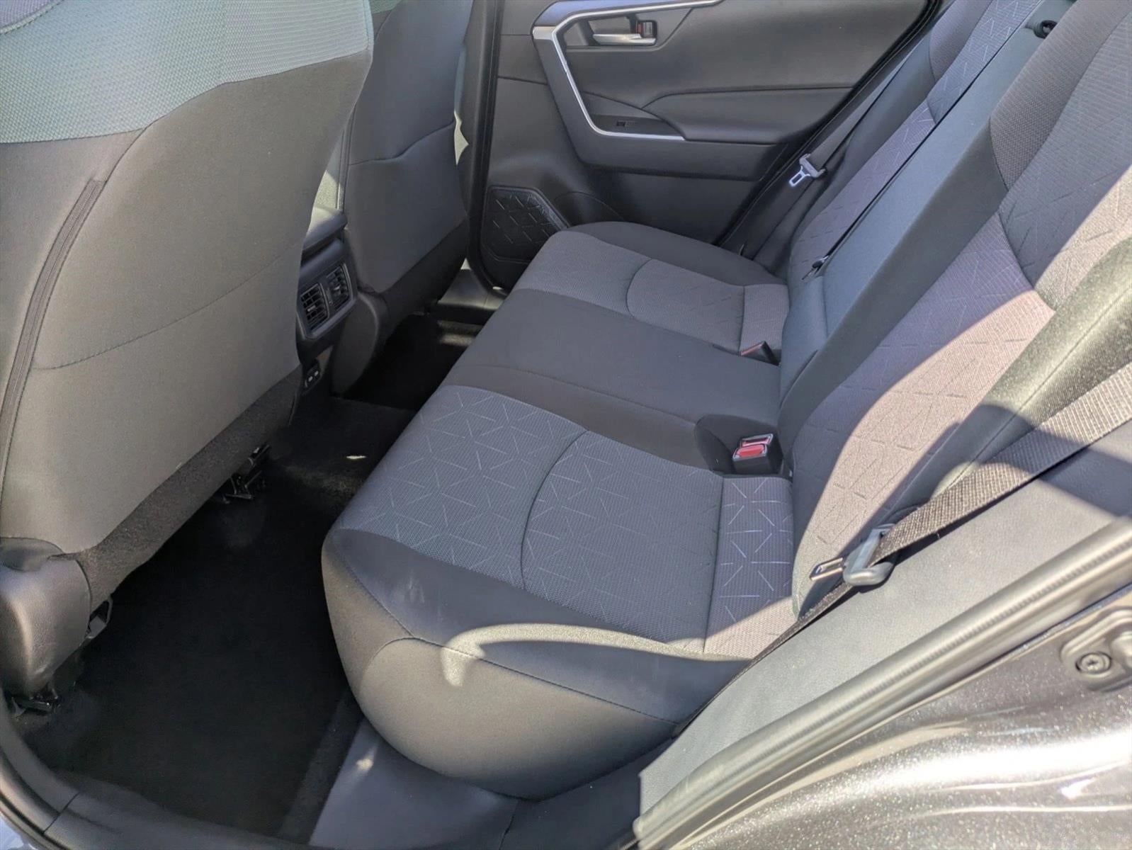 2025 Toyota RAV4 XLE FWD (GS)