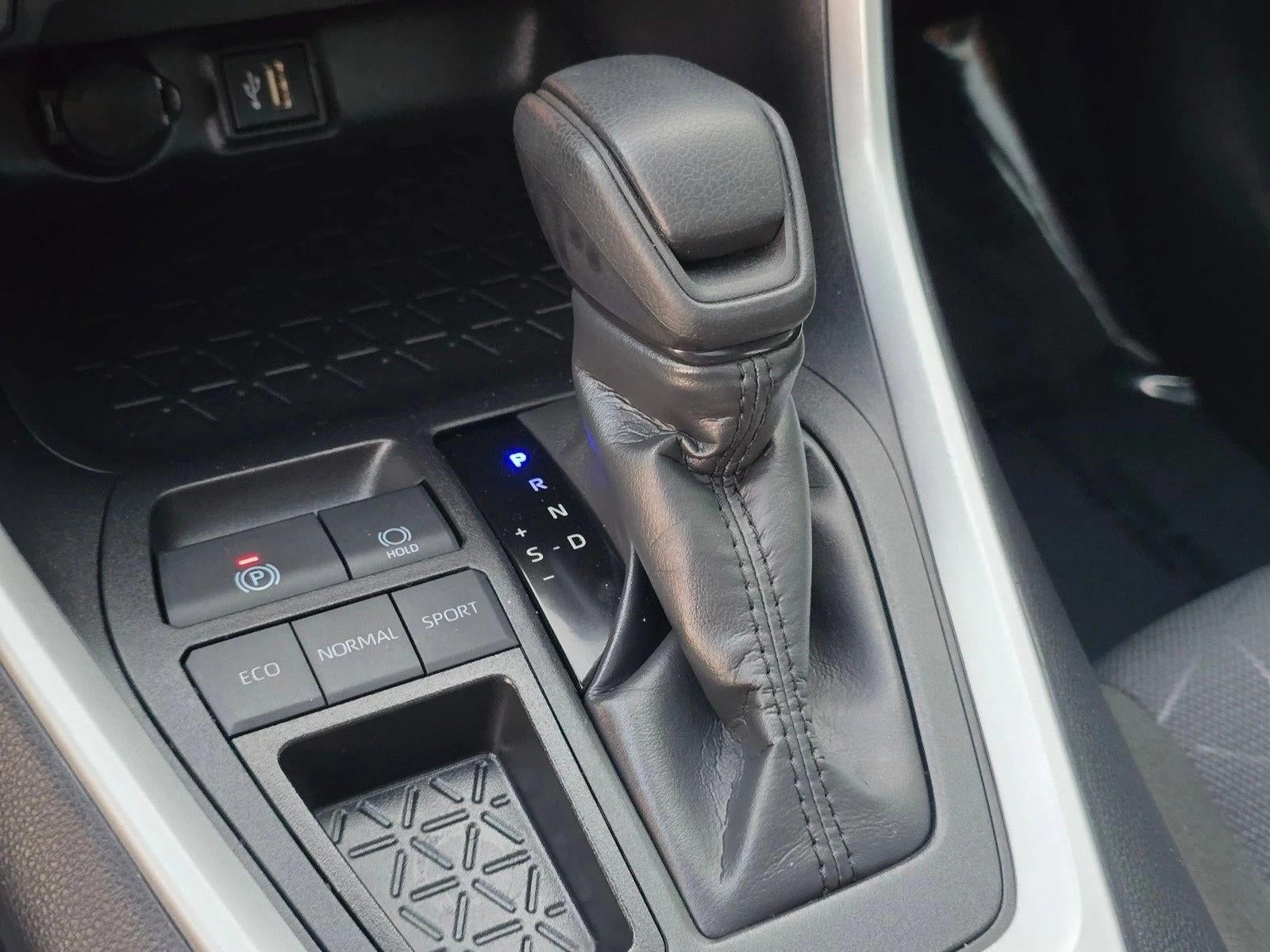 2025 Toyota RAV4 XLE FWD (Natl)