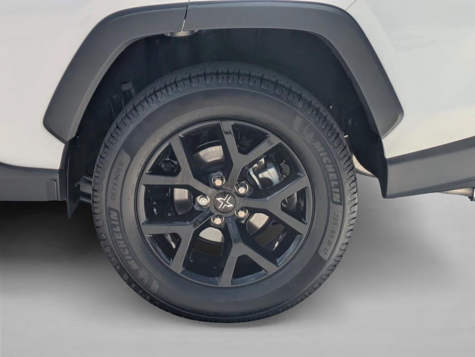 2025 Toyota RAV4 XLE FWD (GS)