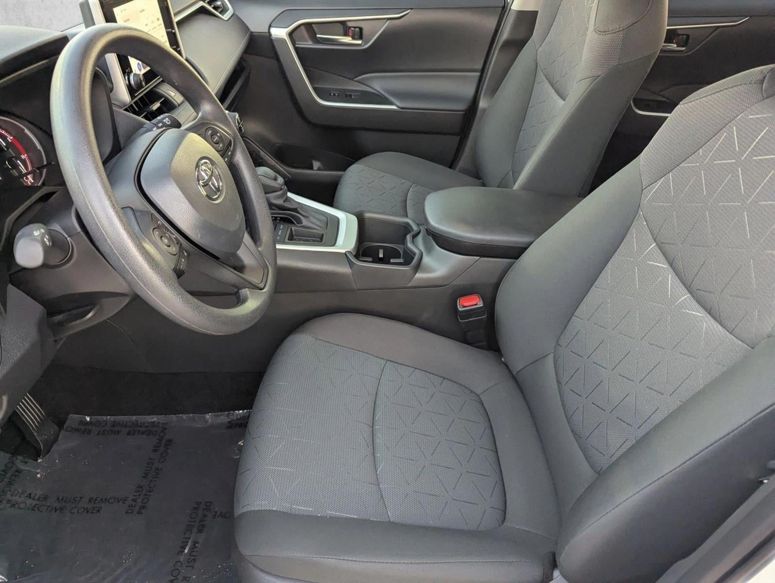 2025 Toyota RAV4 XLE FWD (GS)