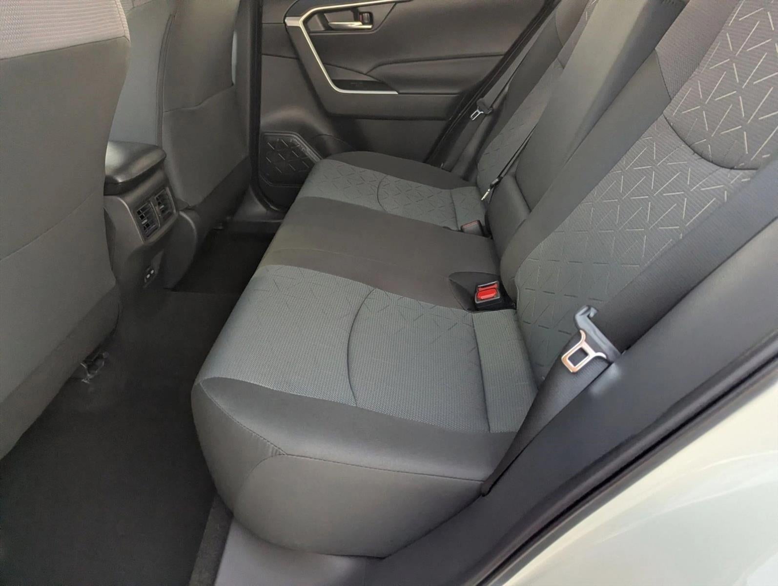 2025 Toyota RAV4 XLE FWD (GS)