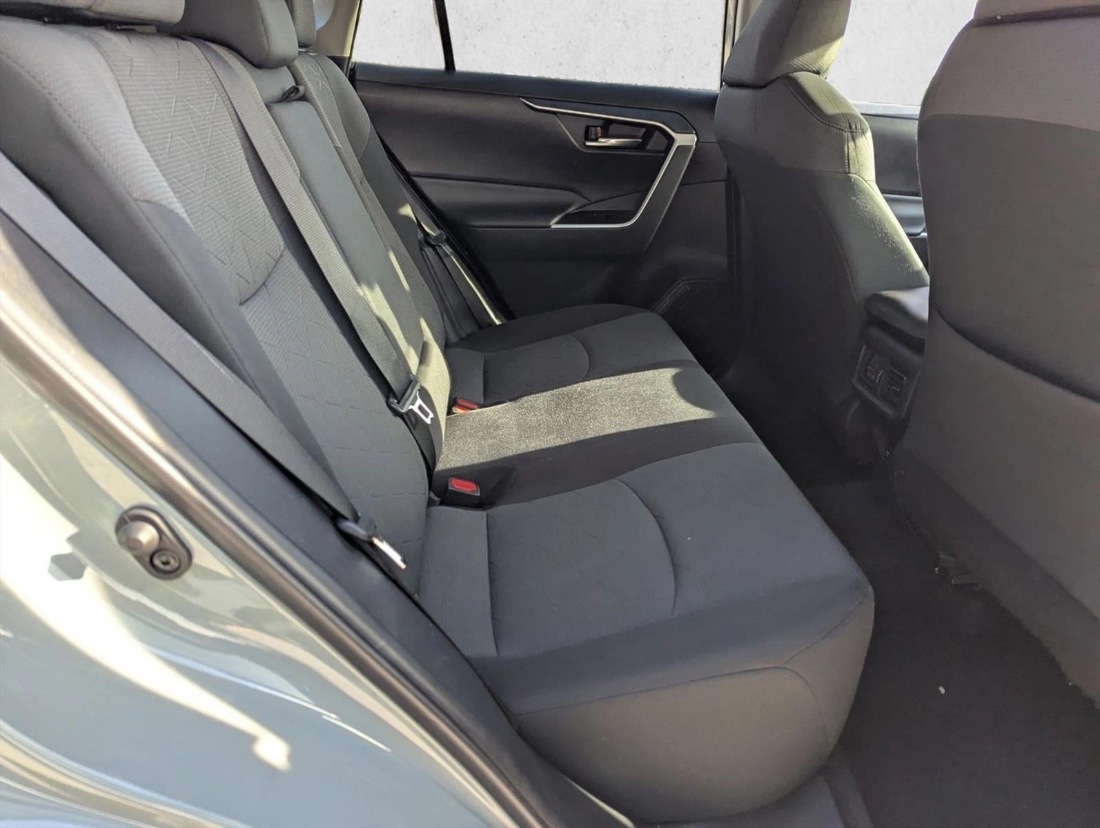 2020 Toyota RAV4 XLE FWD (GS)