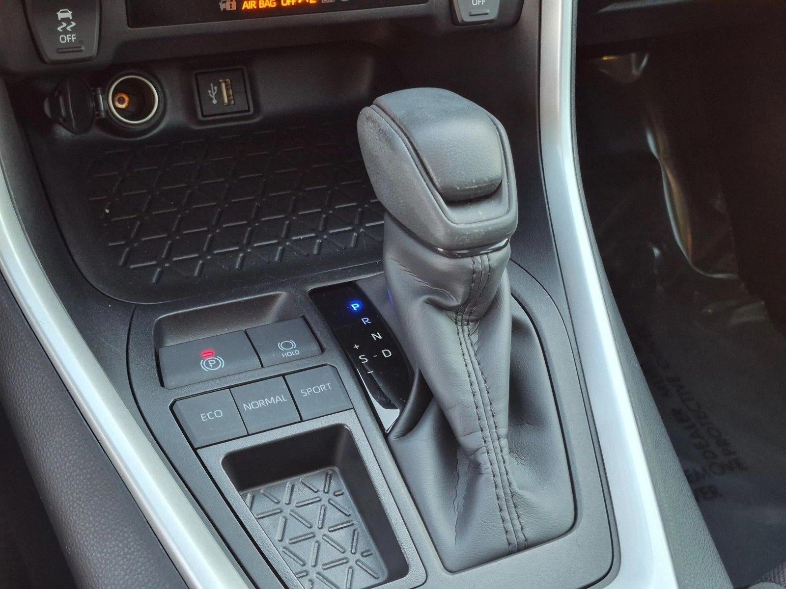 2025 Toyota RAV4 XLE FWD (Natl)