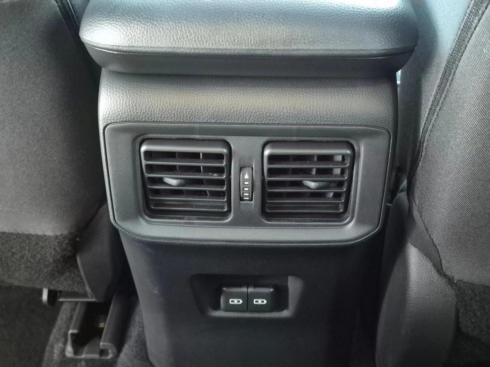 2025 Toyota RAV4 XLE FWD (Natl)