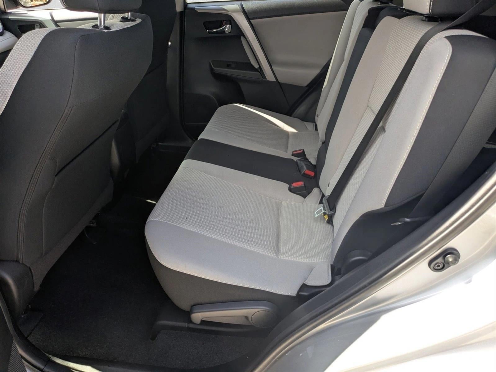 2017 Toyota RAV4 XLE FWD (GS)