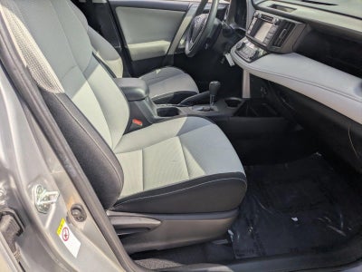 2017 Toyota RAV4 XLE FWD (GS)