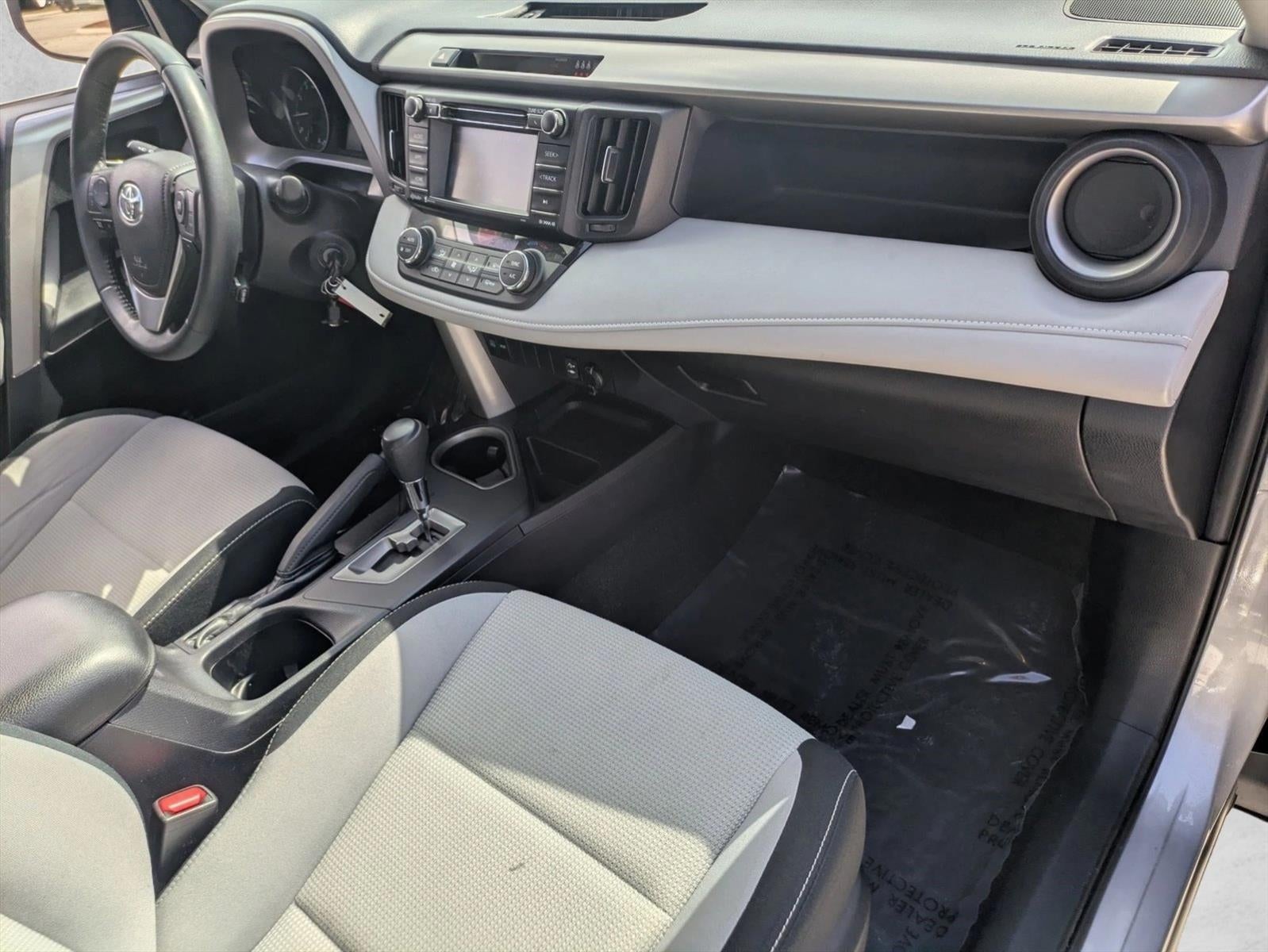 2017 Toyota RAV4 XLE FWD (GS)