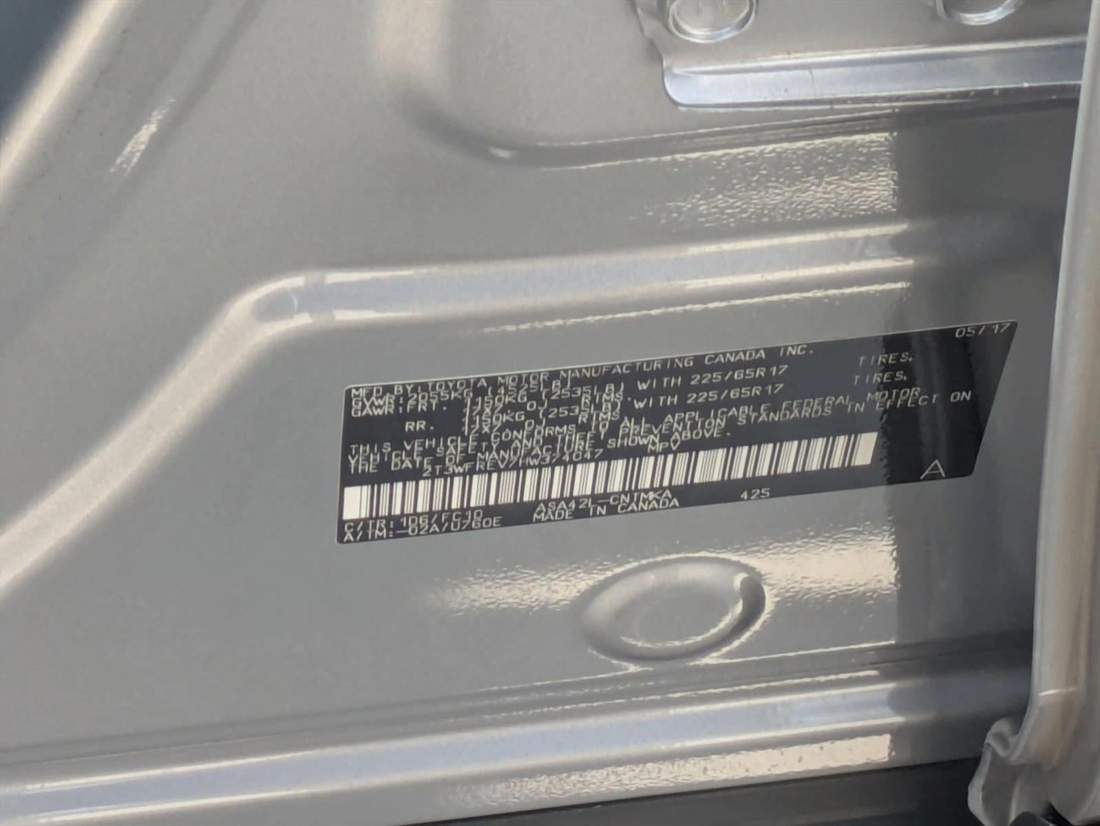 2017 Toyota RAV4 XLE FWD (GS)