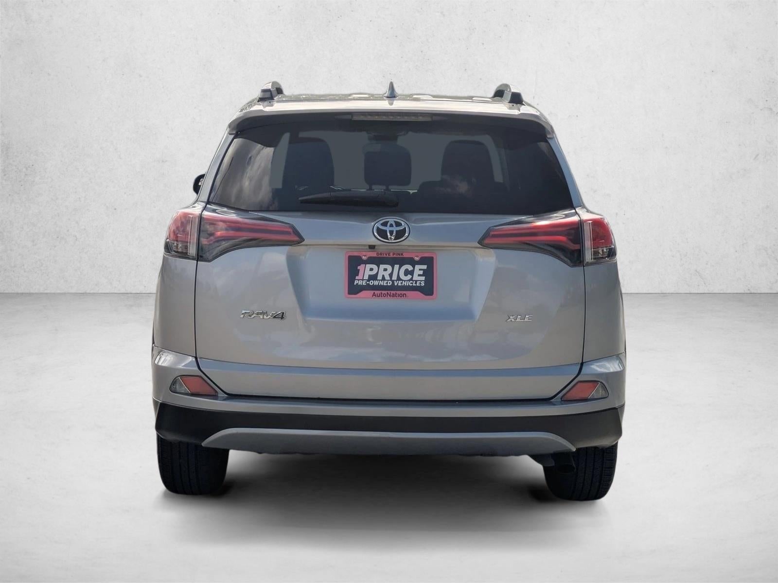 2017 Toyota RAV4 XLE FWD (GS)