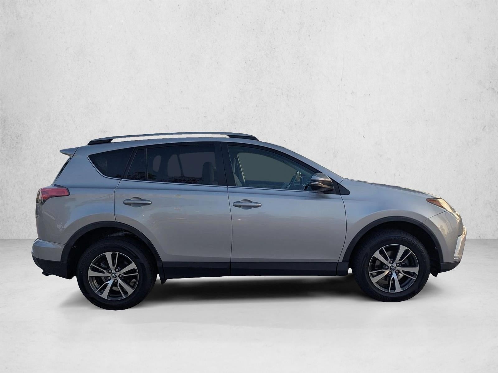 2018 Toyota RAV4 XLE FWD (GS)