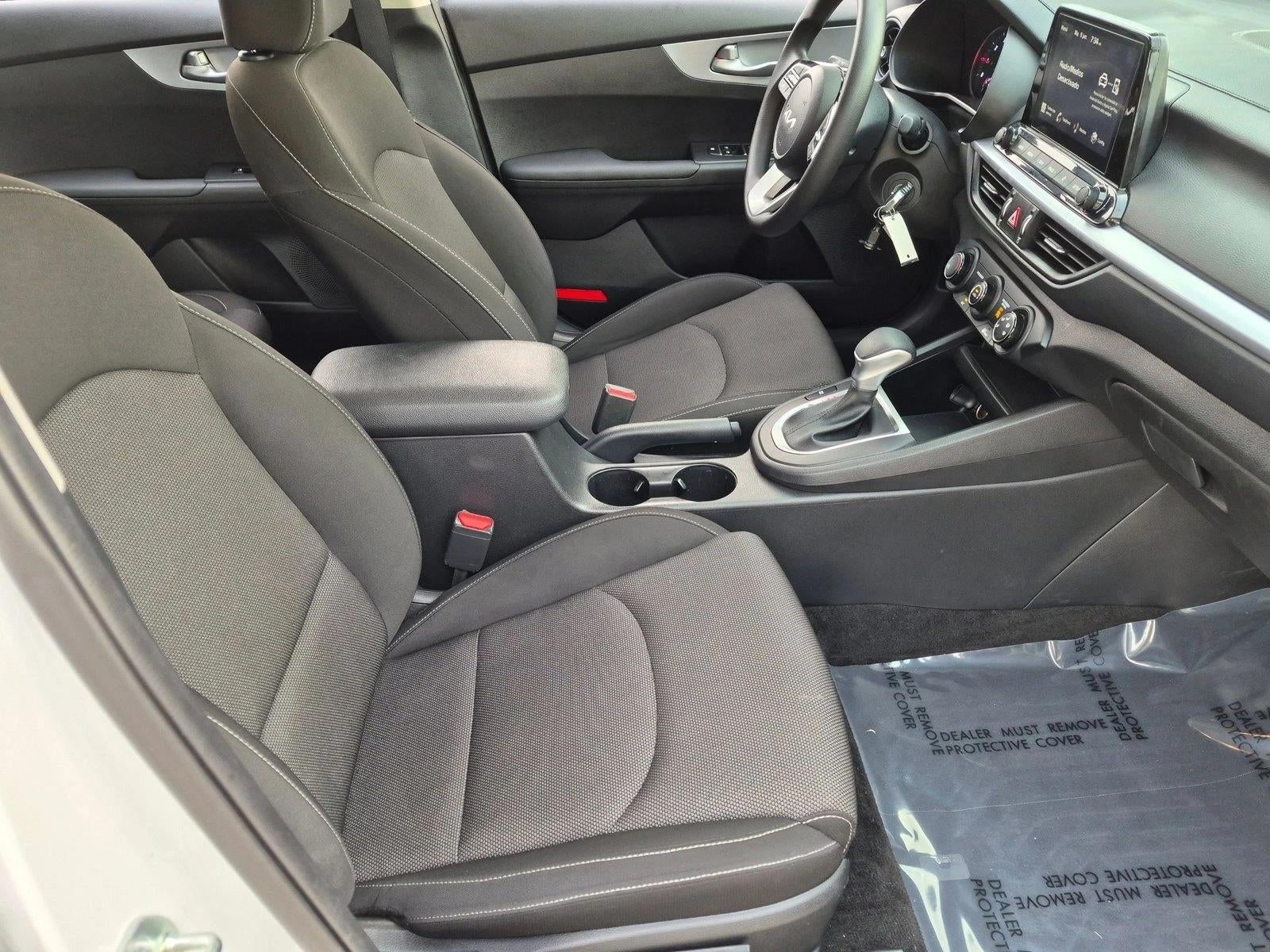 2023 Kia Forte LXS IVT