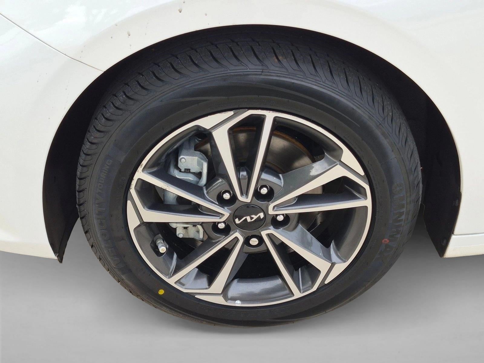 2023 Kia Forte LXS IVT