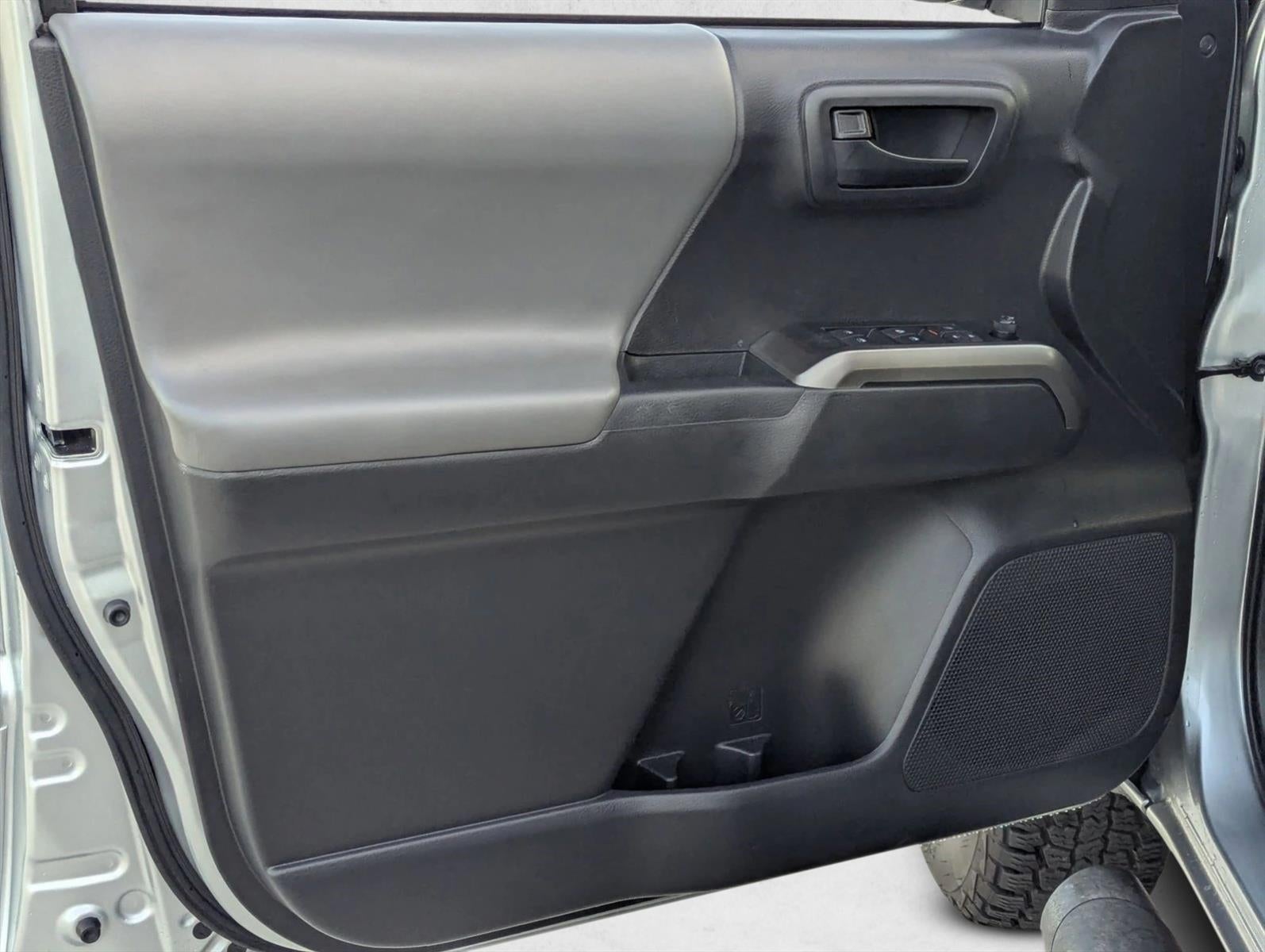 2022 Toyota Tacoma 2WD 2WD SR5 Double Cab 5' Bed V6 AT (GS)