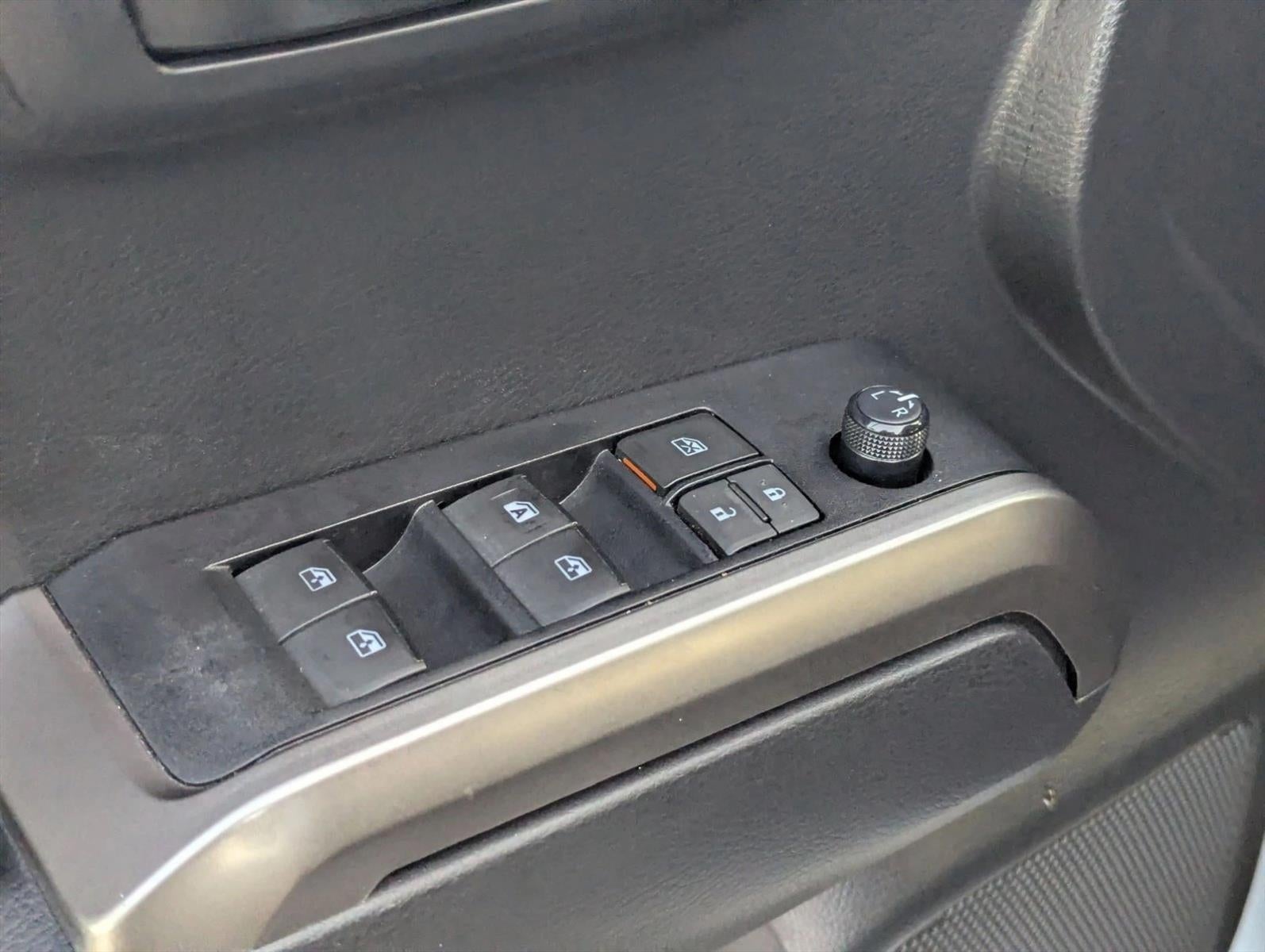 2022 Toyota Tacoma 2WD 2WD SR5 Double Cab 5' Bed V6 AT (GS)