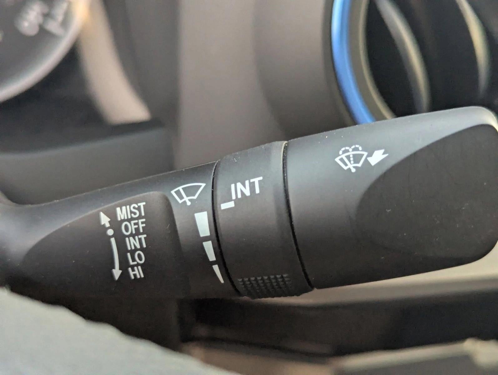 2022 Toyota Tacoma 2WD 2WD SR5 Double Cab 5' Bed V6 AT (GS)