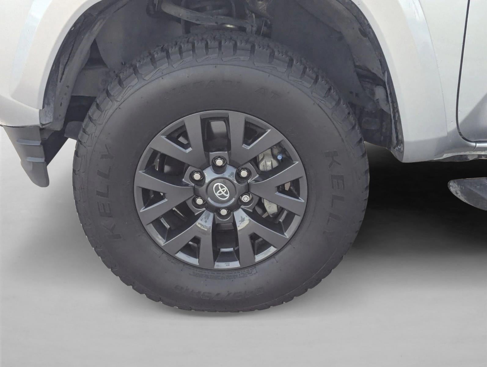 2022 Toyota Tacoma 2WD 2WD SR5 Double Cab 5' Bed V6 AT (GS)