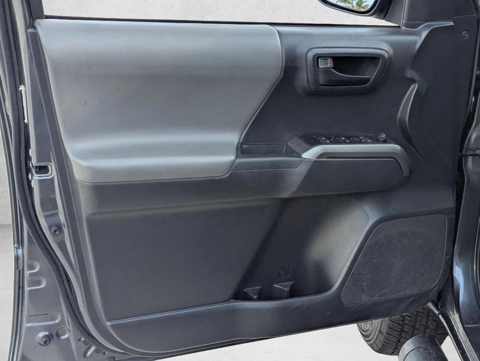 2022 Toyota Tacoma 2WD 2WD SR5 Double Cab 5' Bed V6 AT (GS)