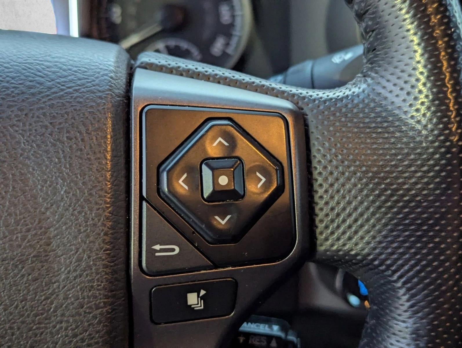 2022 Toyota Tacoma 2WD 2WD TRD Sport Double Cab 5' Bed V6 AT (Natl)