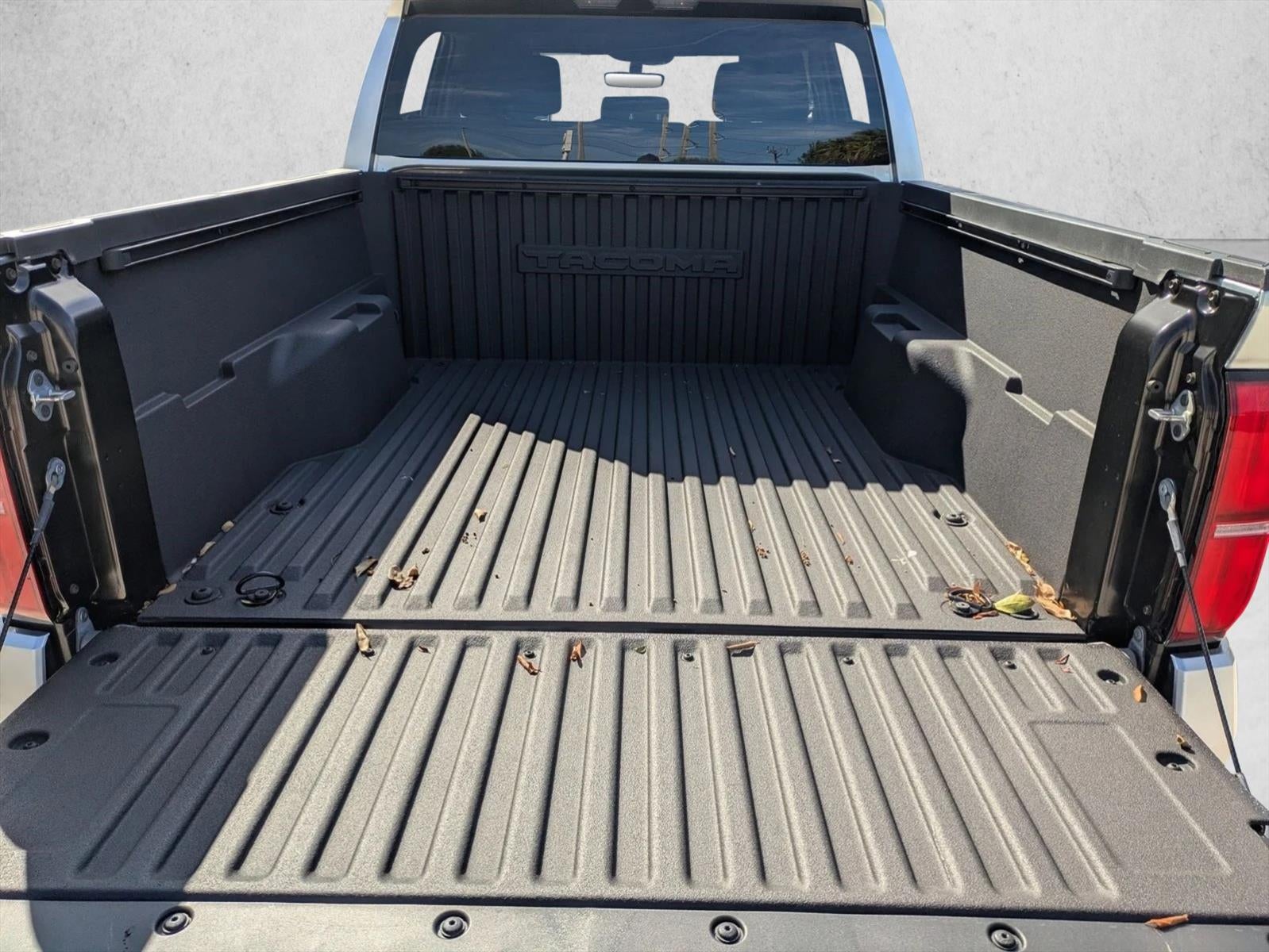 2024 Toyota Tacoma 4WD 4WD SR5 Double Cab 5' Bed AT (Natl)