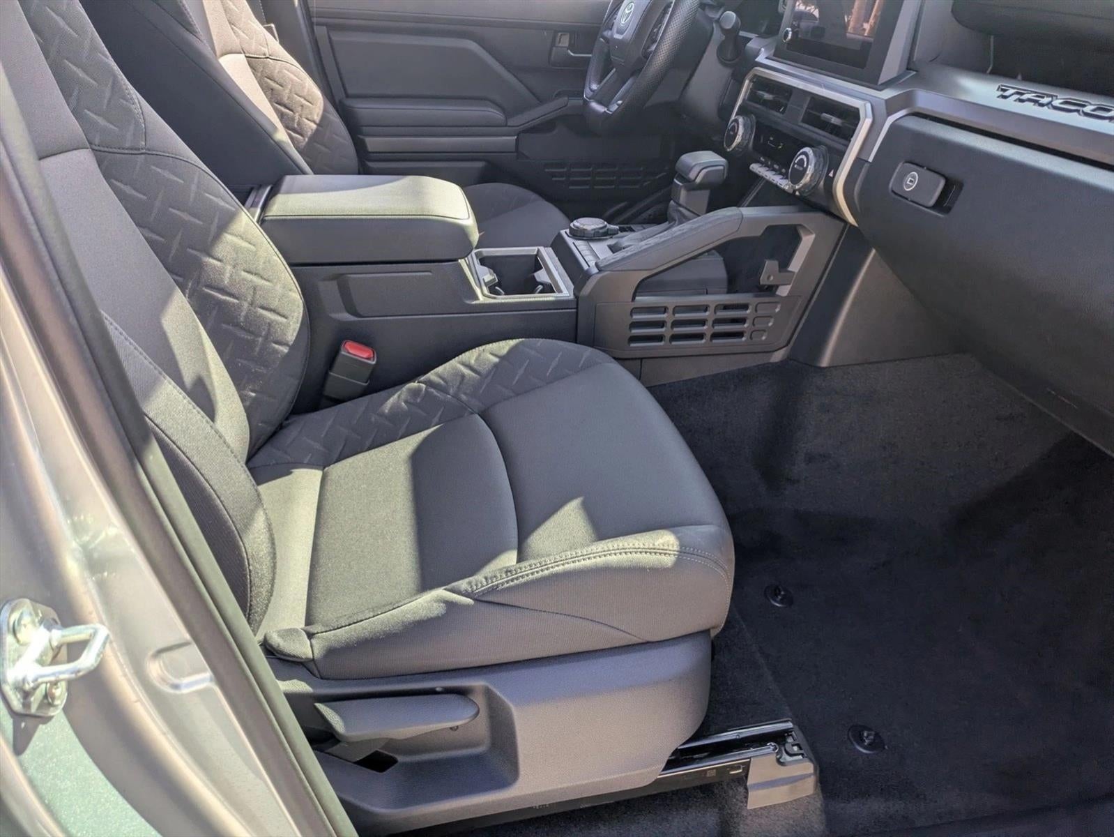 2024 Toyota Tacoma 4WD 4WD SR5 Double Cab 5' Bed AT (Natl)