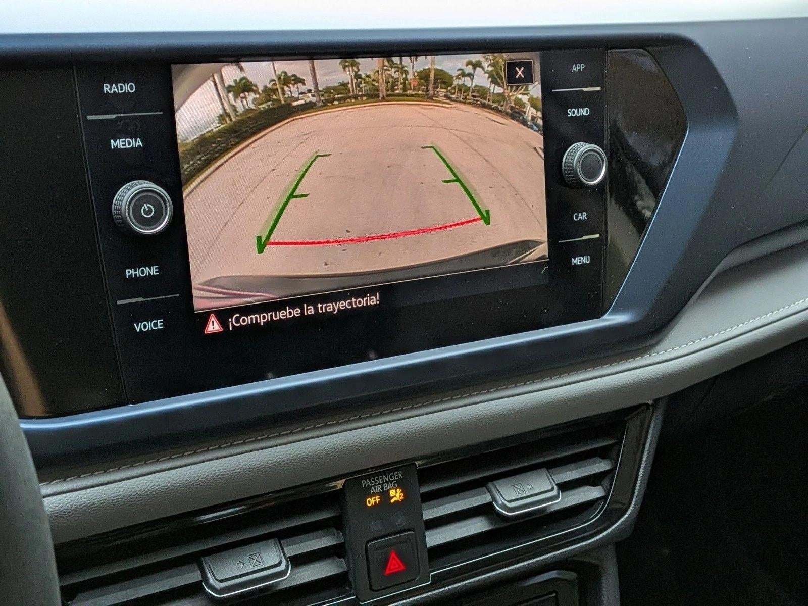 2024 Volkswagen Taos SE FWD