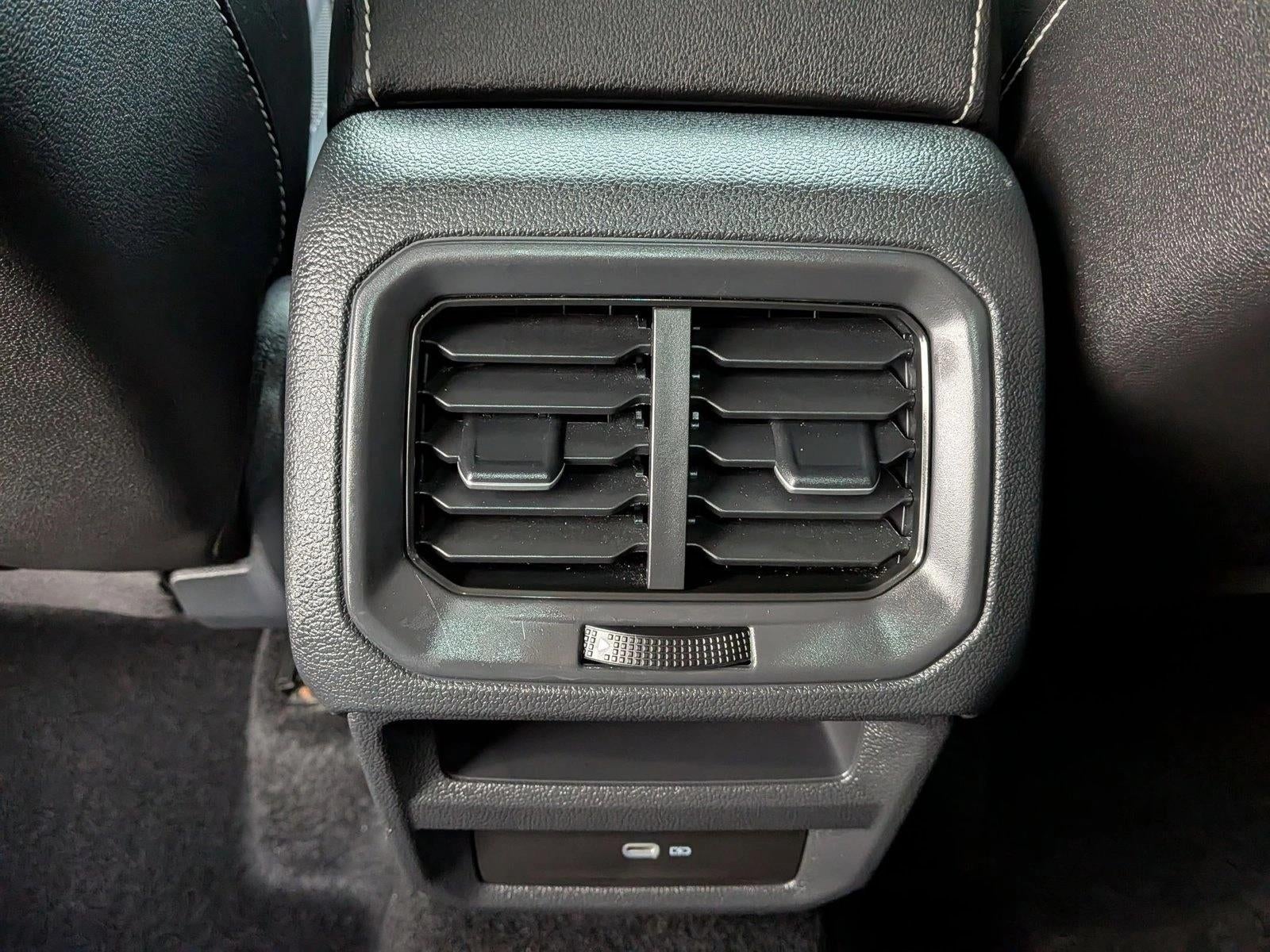 2024 Volkswagen Taos SE FWD