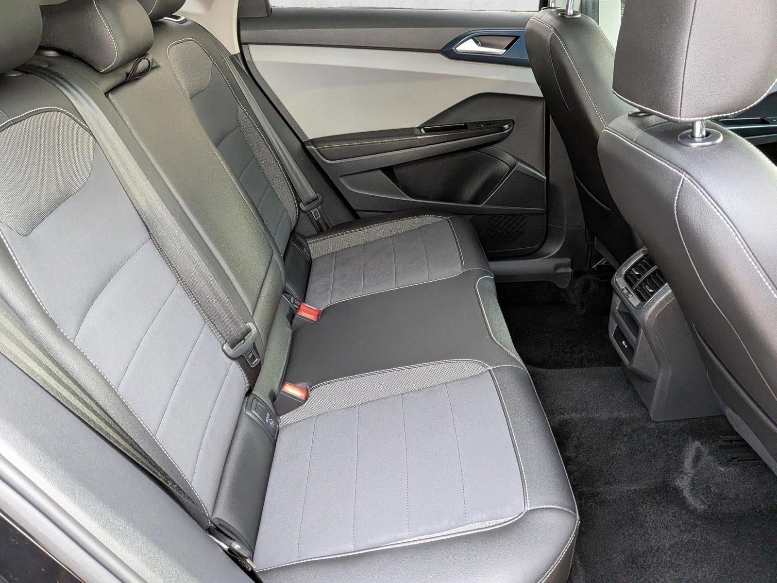 2024 Volkswagen Taos SE FWD