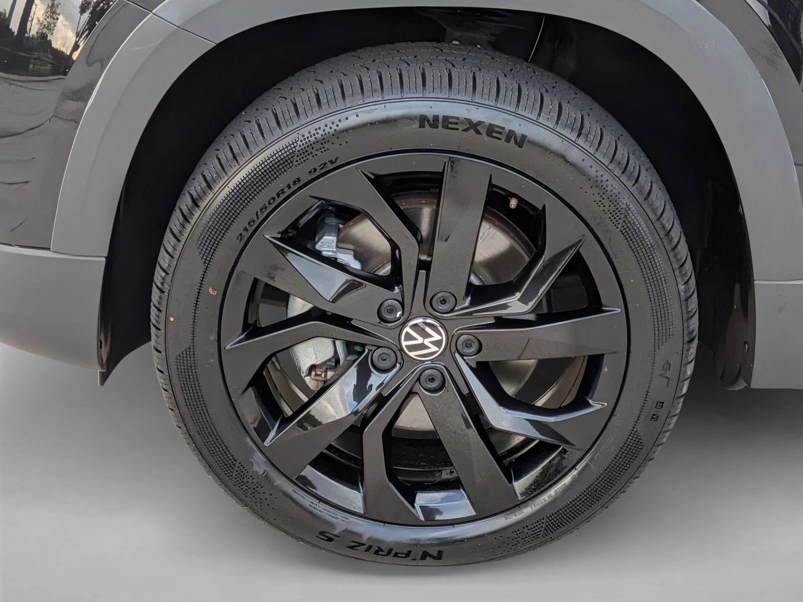 2024 Volkswagen Taos SE FWD