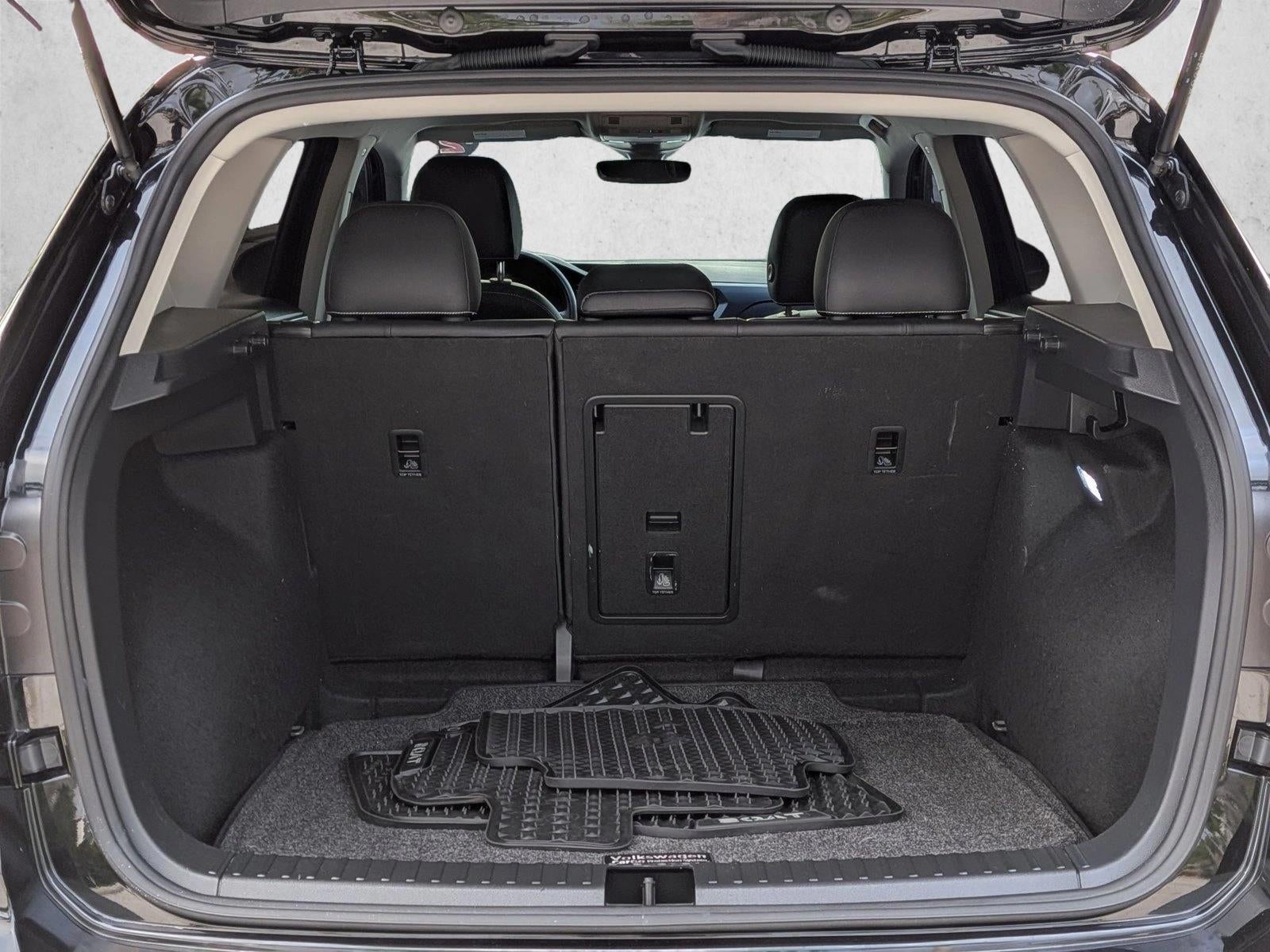 2024 Volkswagen Taos SE FWD