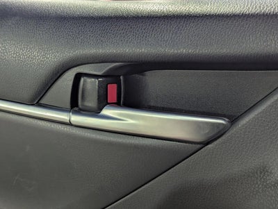 2018 Toyota Camry SE Auto (SE)