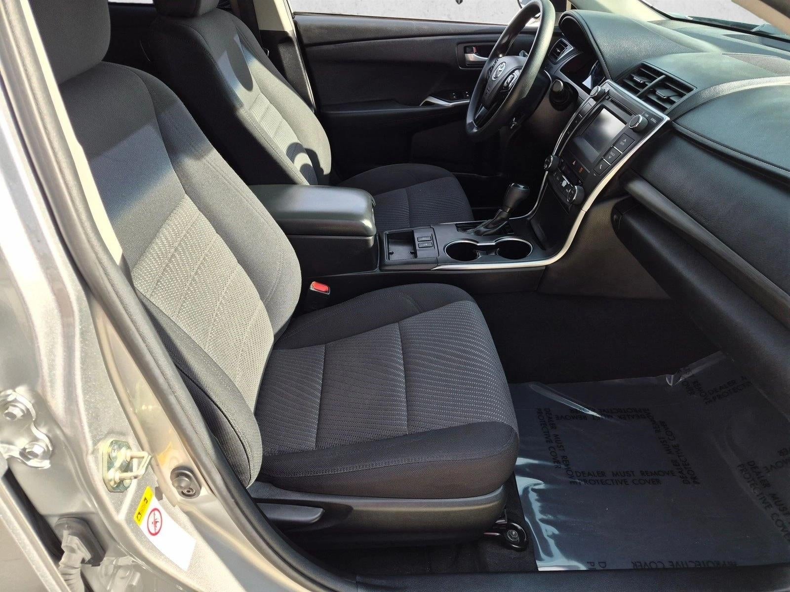 2017 Toyota Camry Hybrid LE CVT (Natl)