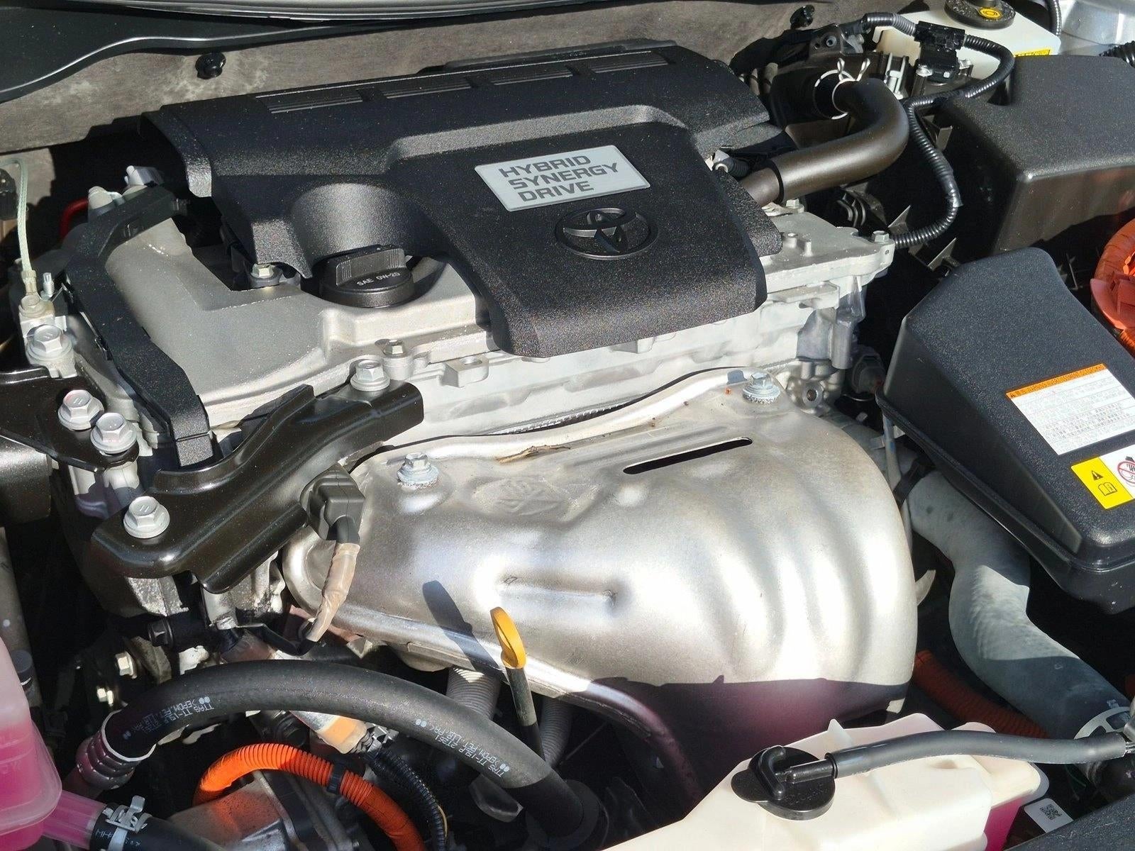 2017 Toyota Camry Hybrid LE CVT (Natl)