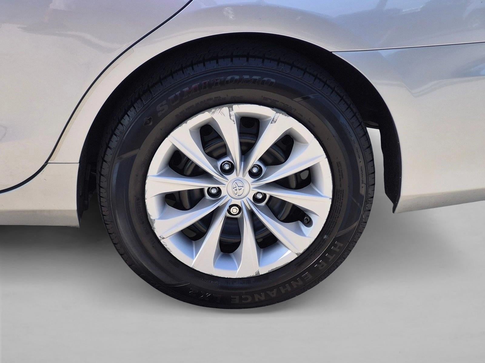 2017 Toyota Camry Hybrid LE CVT (Natl)