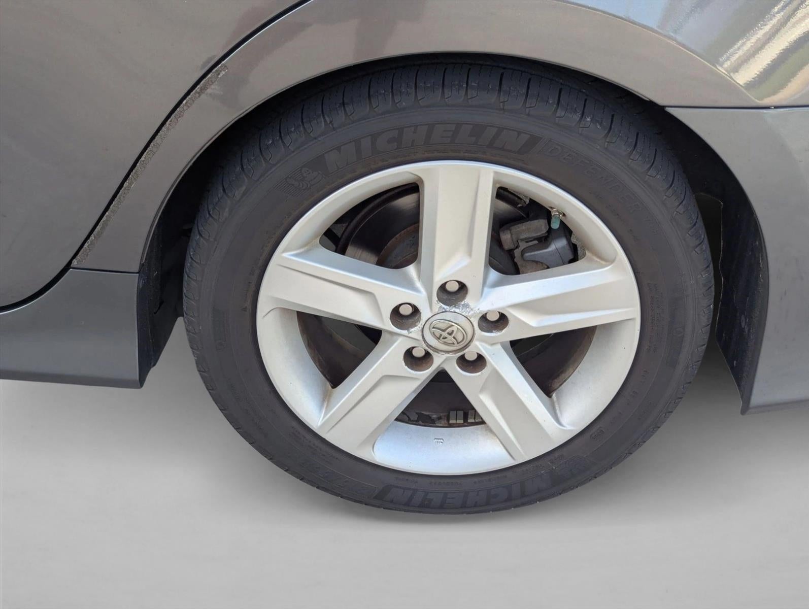 2013 Toyota Camry 4dr Sdn I4 Auto SE (Natl)