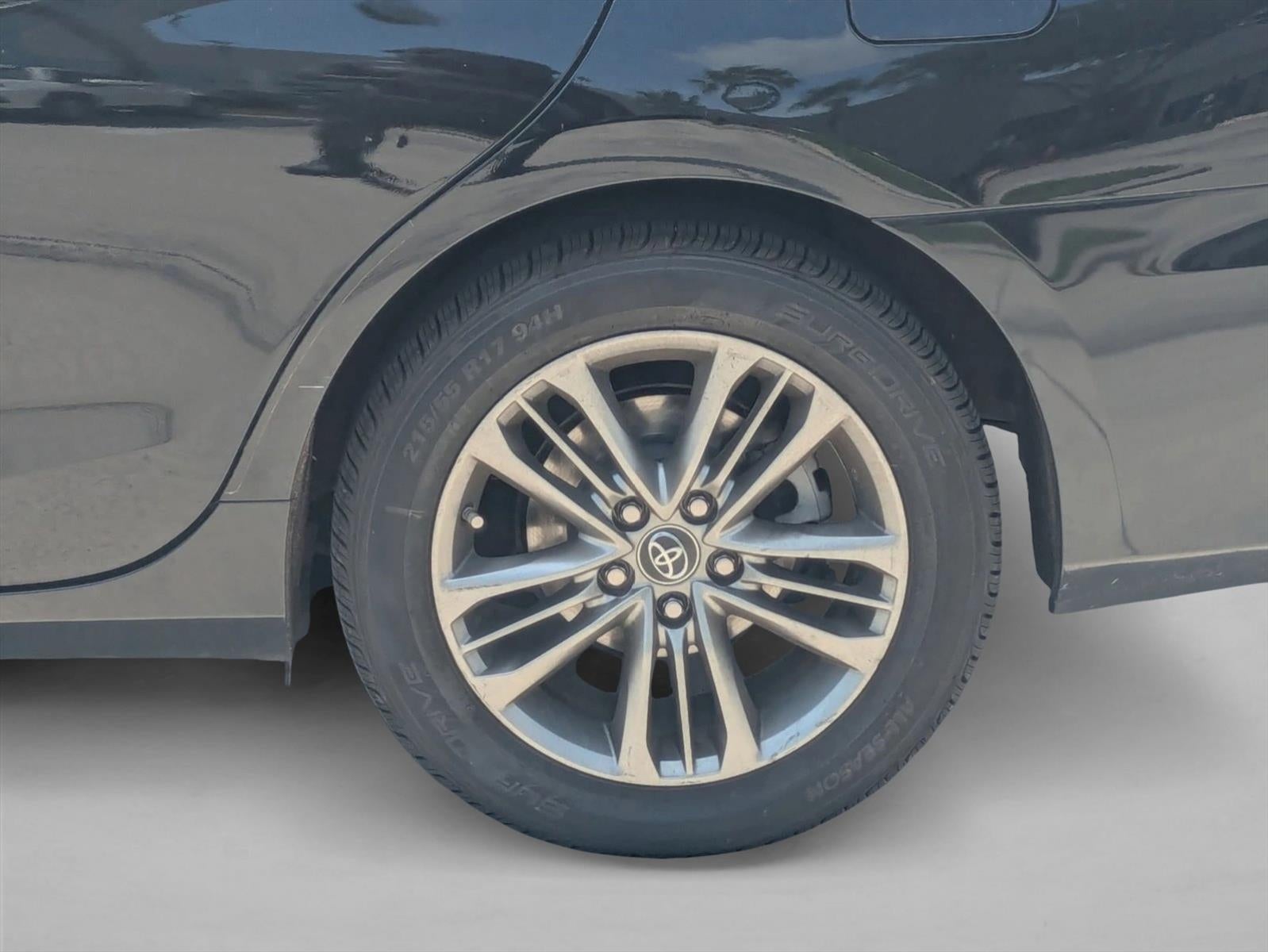 2017 Toyota Camry SE Auto (SE)