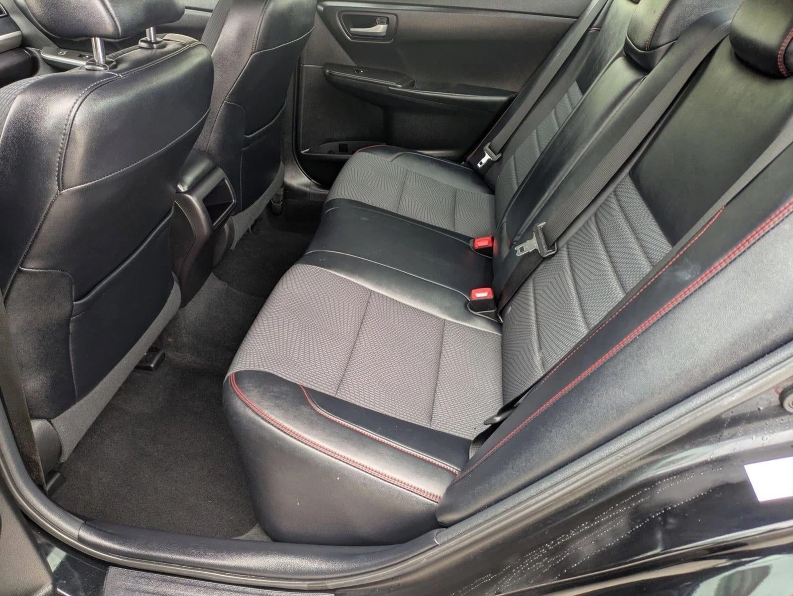 2017 Toyota Camry SE Auto (SE)