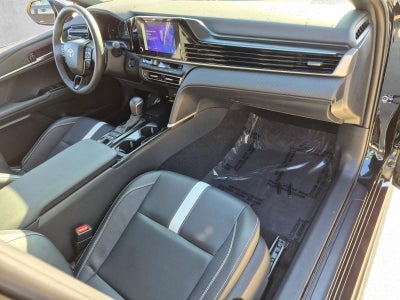 2025 Toyota Camry SE (SE)
