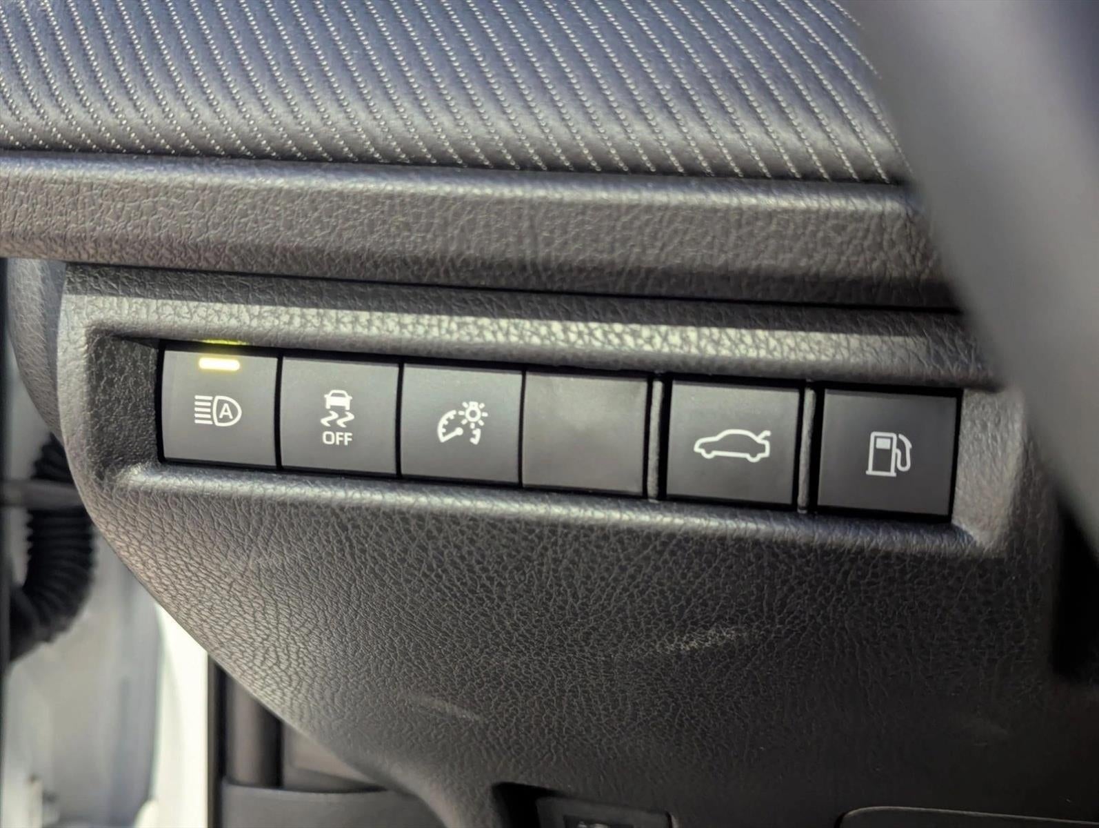 2026 Toyota Camry SE (SE)